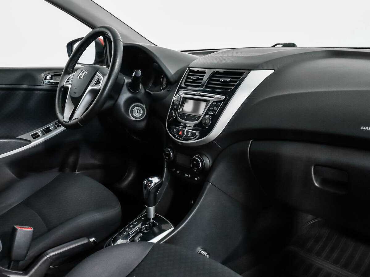 Купить Hyundai Solaris с пробегом. Фото: #10