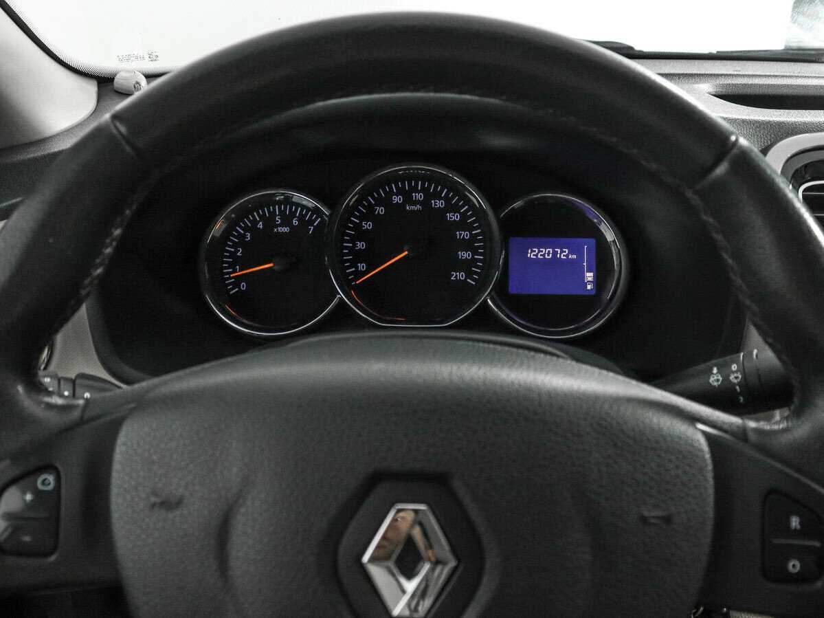 Купить Renault Logan с пробегом. Фото: #14