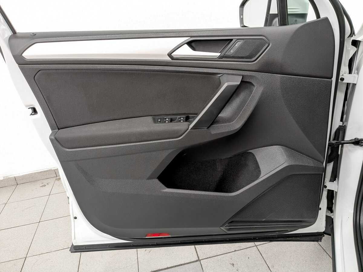 Купить Volkswagen Tiguan с пробегом. Фото: #17