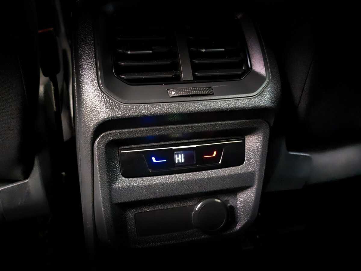 Купить Volkswagen Tiguan с пробегом. Фото: #25