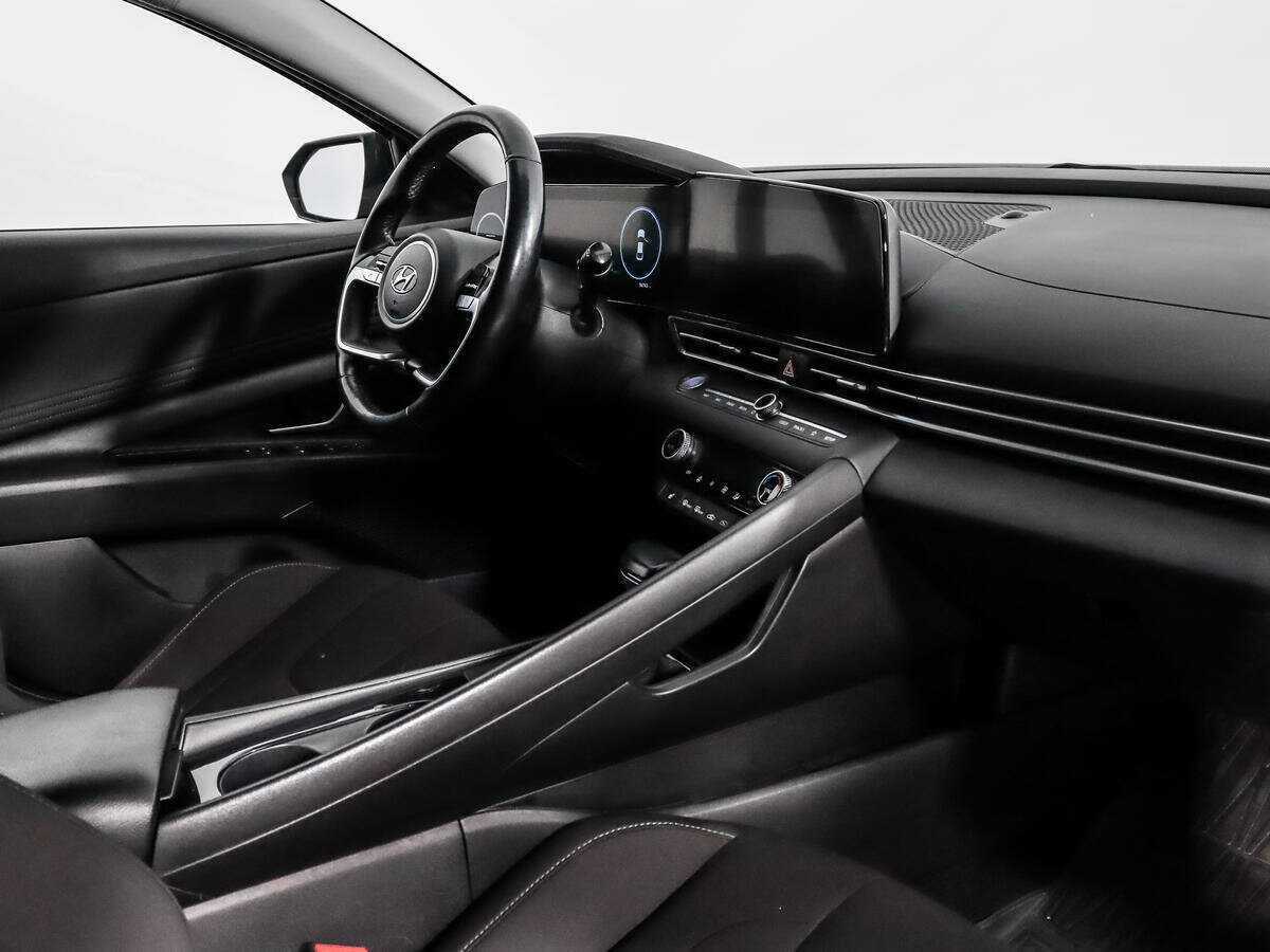 Купить Hyundai Elantra с пробегом. Фото: #13