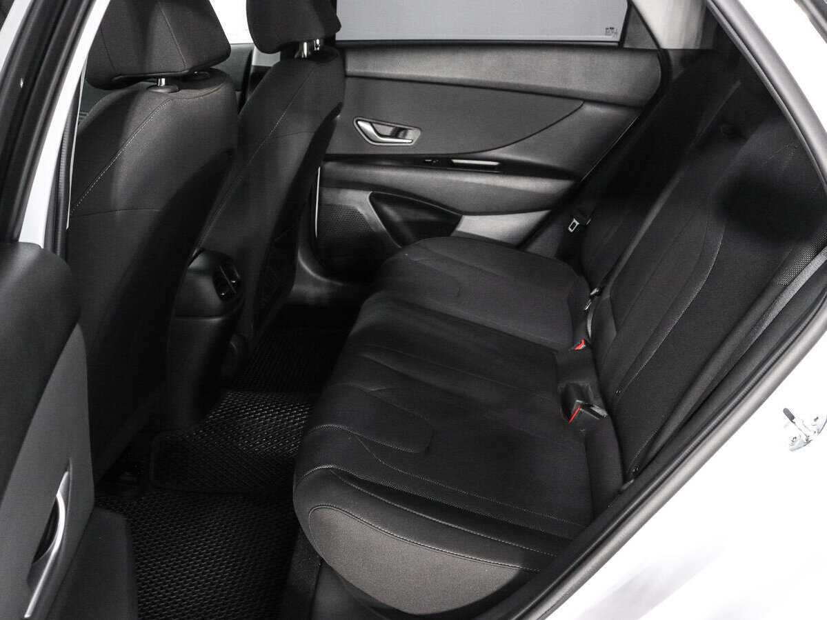 Купить Hyundai Elantra с пробегом. Фото: #9