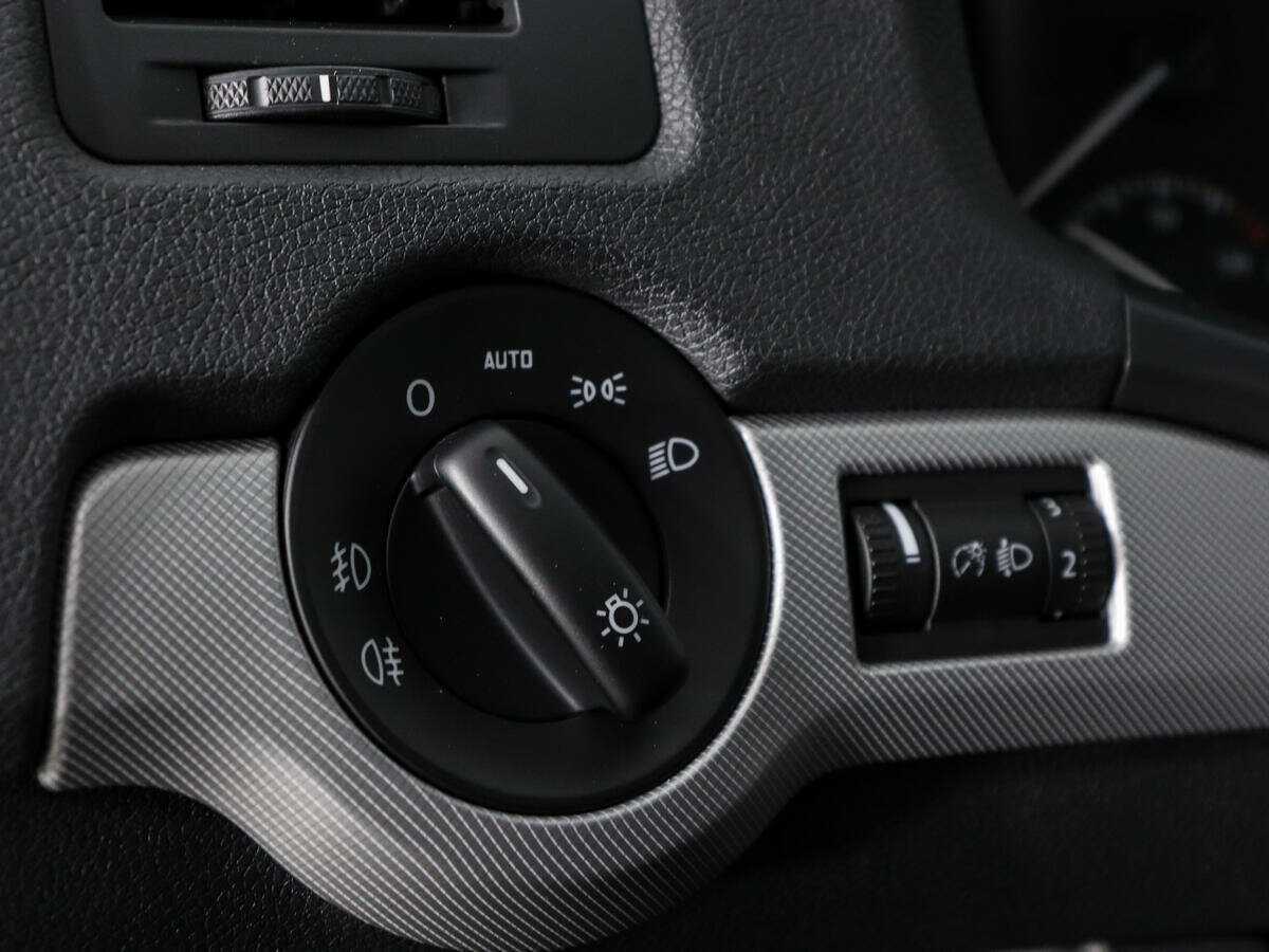 Купить Skoda Octavia с пробегом. Фото: #9