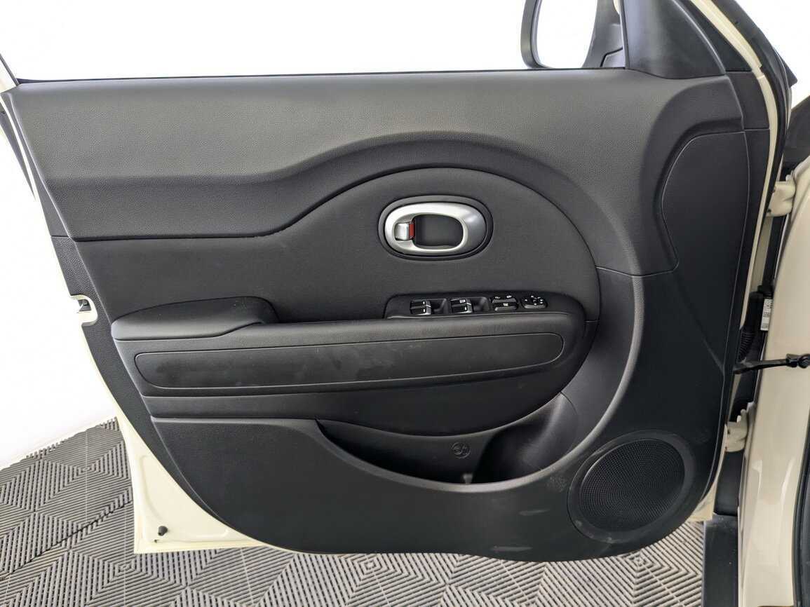 Купить Kia Soul с пробегом. Фото: #16