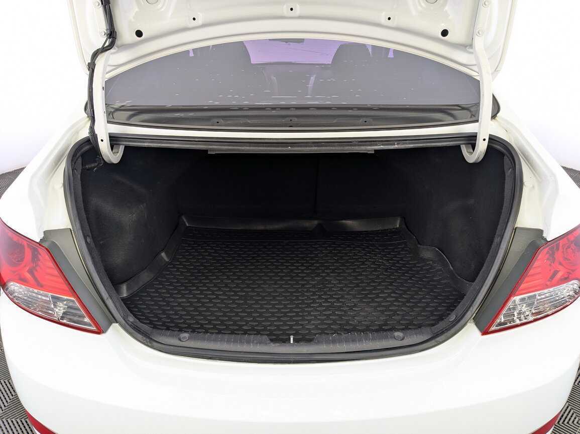 Купить Hyundai Solaris с пробегом. Фото: #8