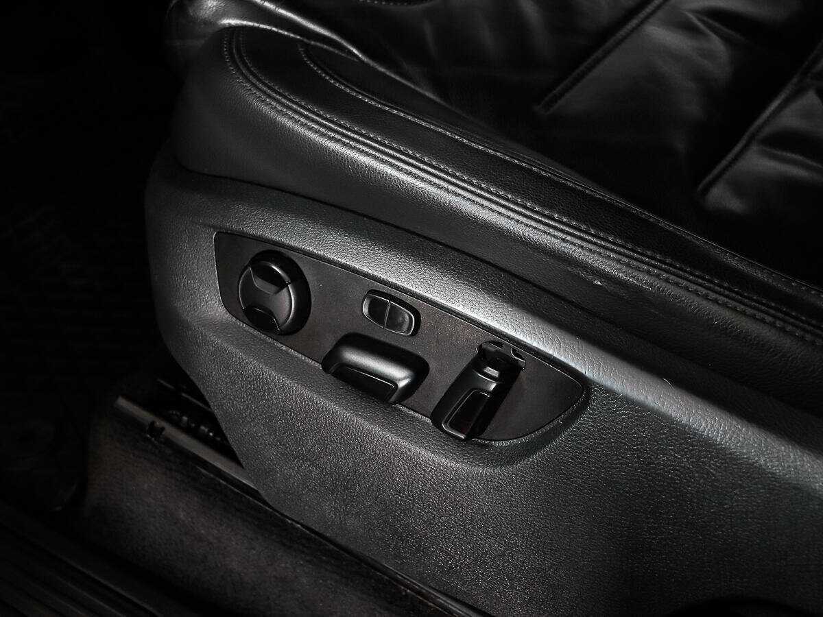 Купить Volkswagen Touareg с пробегом. Фото: #9