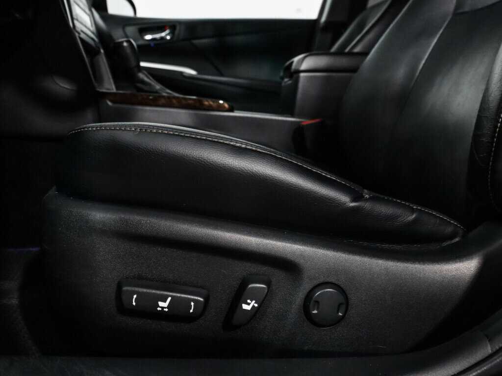Купить Toyota Camry с пробегом. Фото: #9