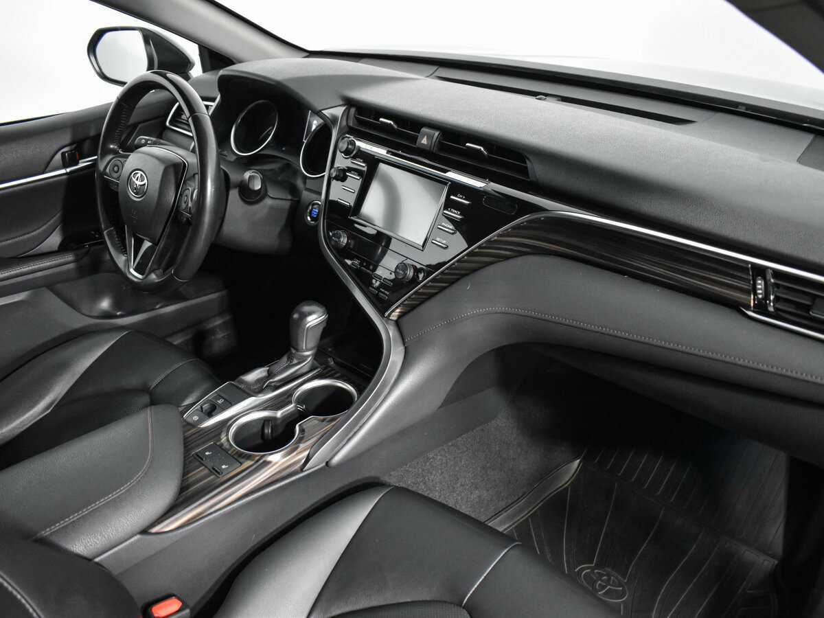 Купить Toyota Camry с пробегом. Фото: #11