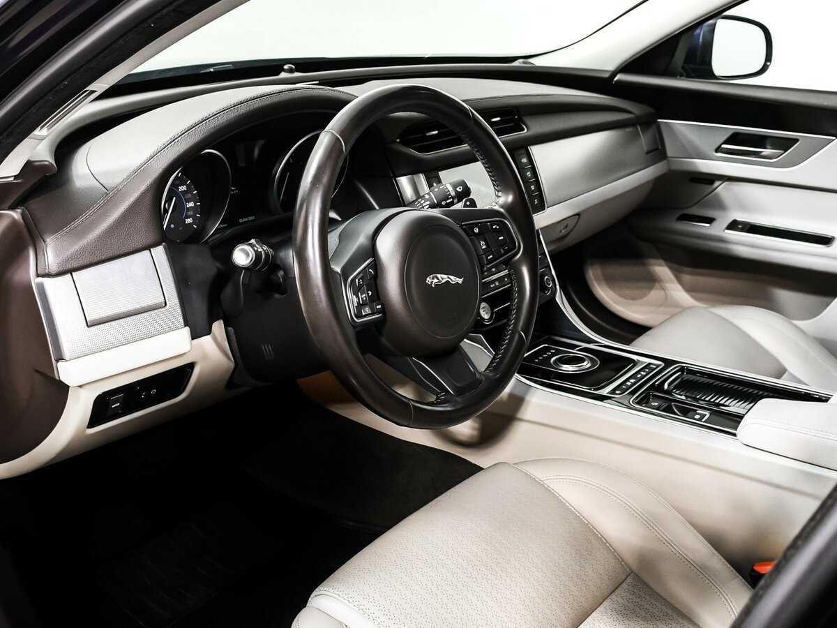 Купить Jaguar XF с пробегом. Фото: #11