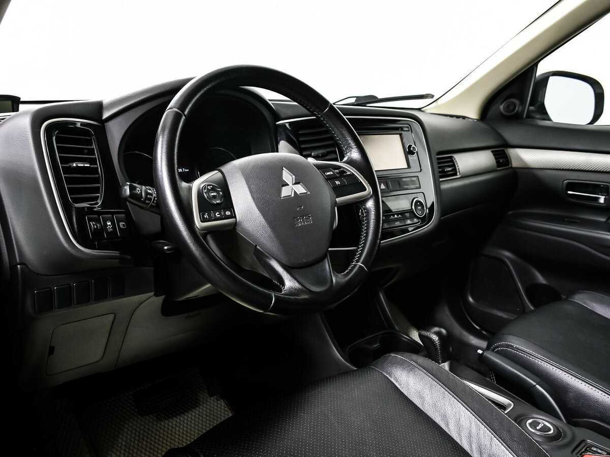 Купить Mitsubishi Outlander с пробегом. Фото: #11