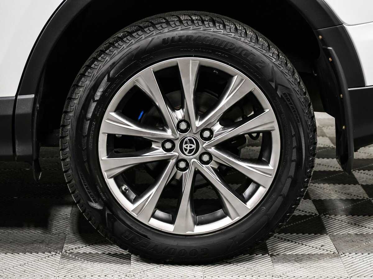 Купить Toyota RAV4 с пробегом. Фото: #14