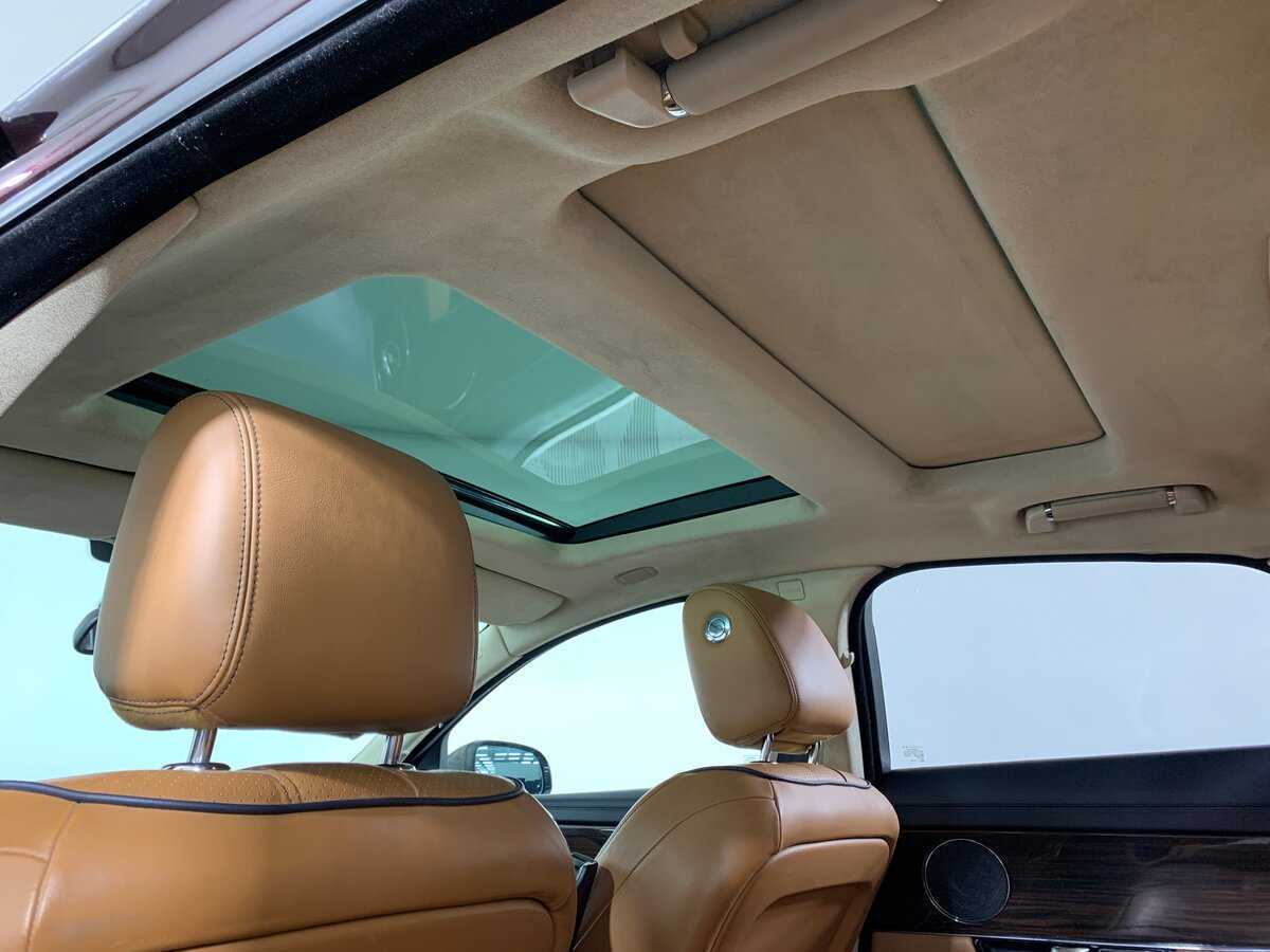 Купить Jaguar XJ с пробегом. Фото: #18