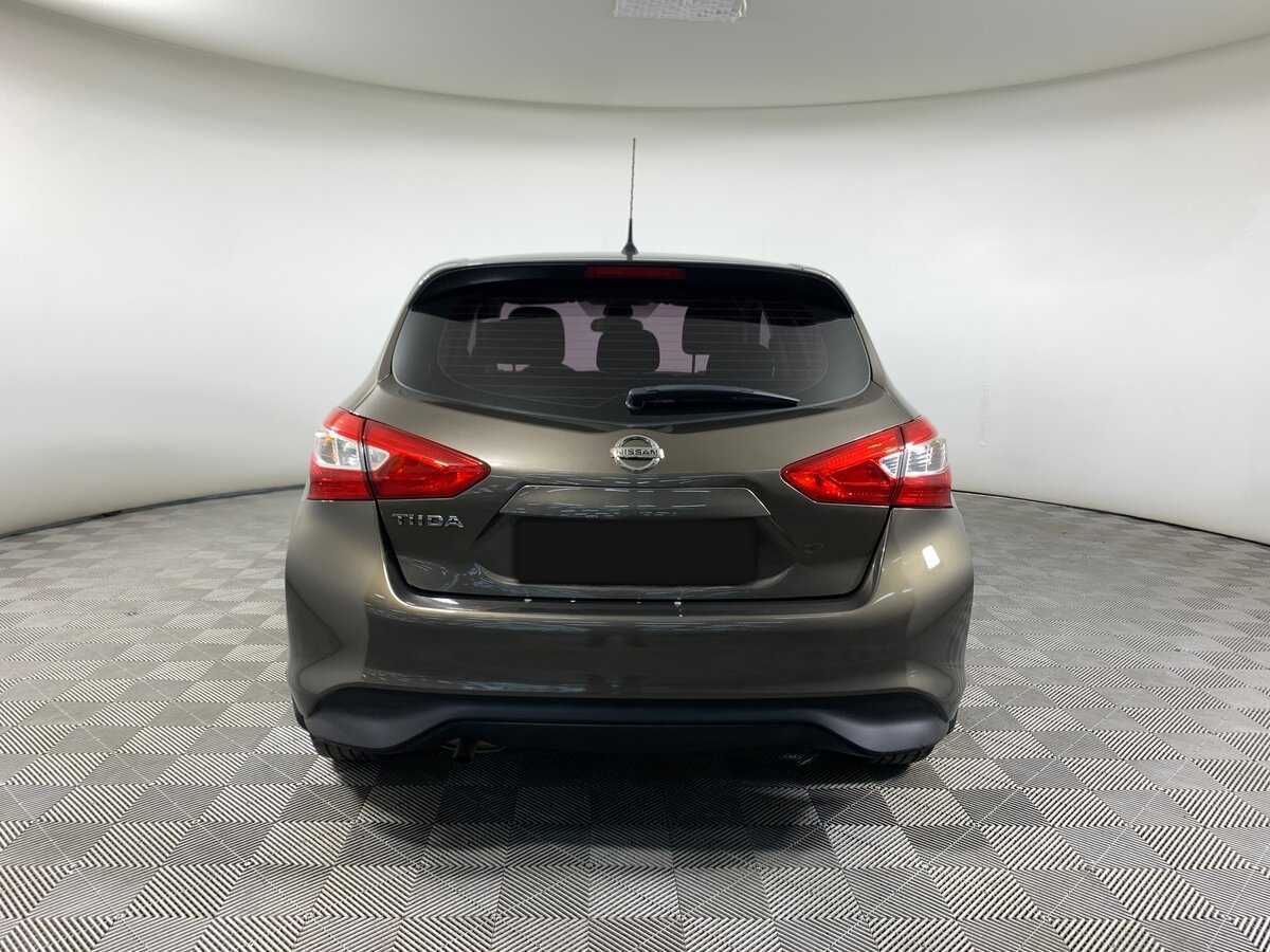 Купить Nissan Tiida с пробегом. Фото: #5