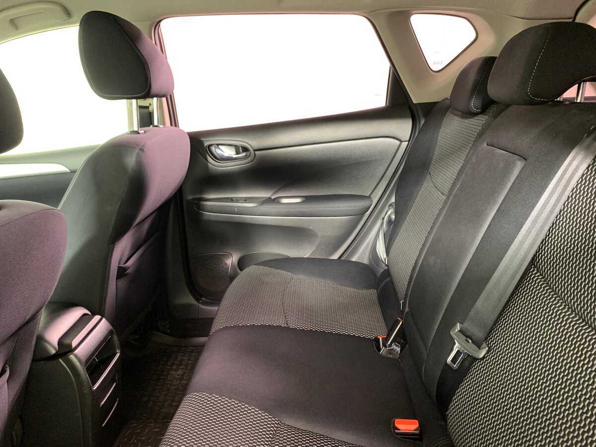 Купить Nissan Tiida с пробегом. Фото: #18