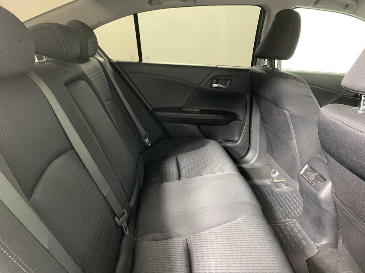 Купить Honda Accord с пробегом. Фото: #15