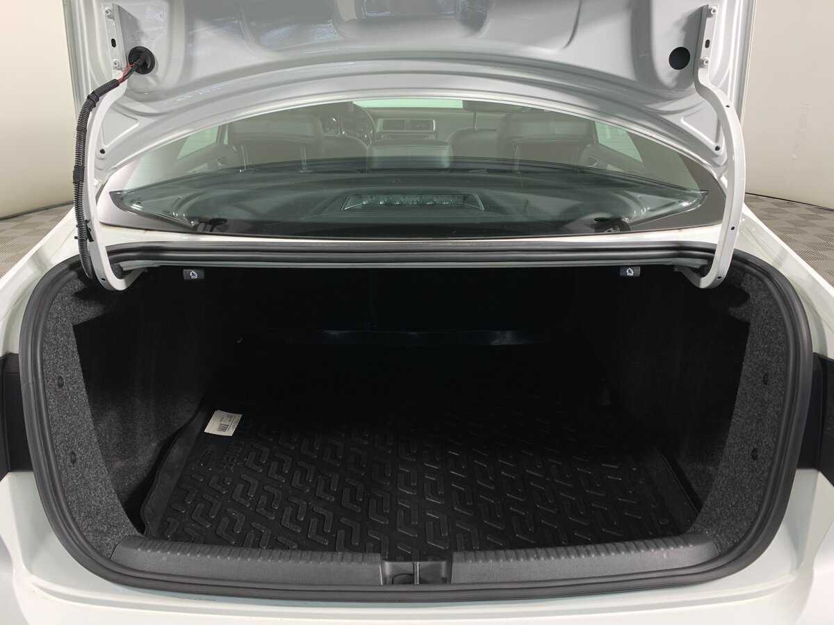 Купить Volkswagen Jetta с пробегом. Фото: #18