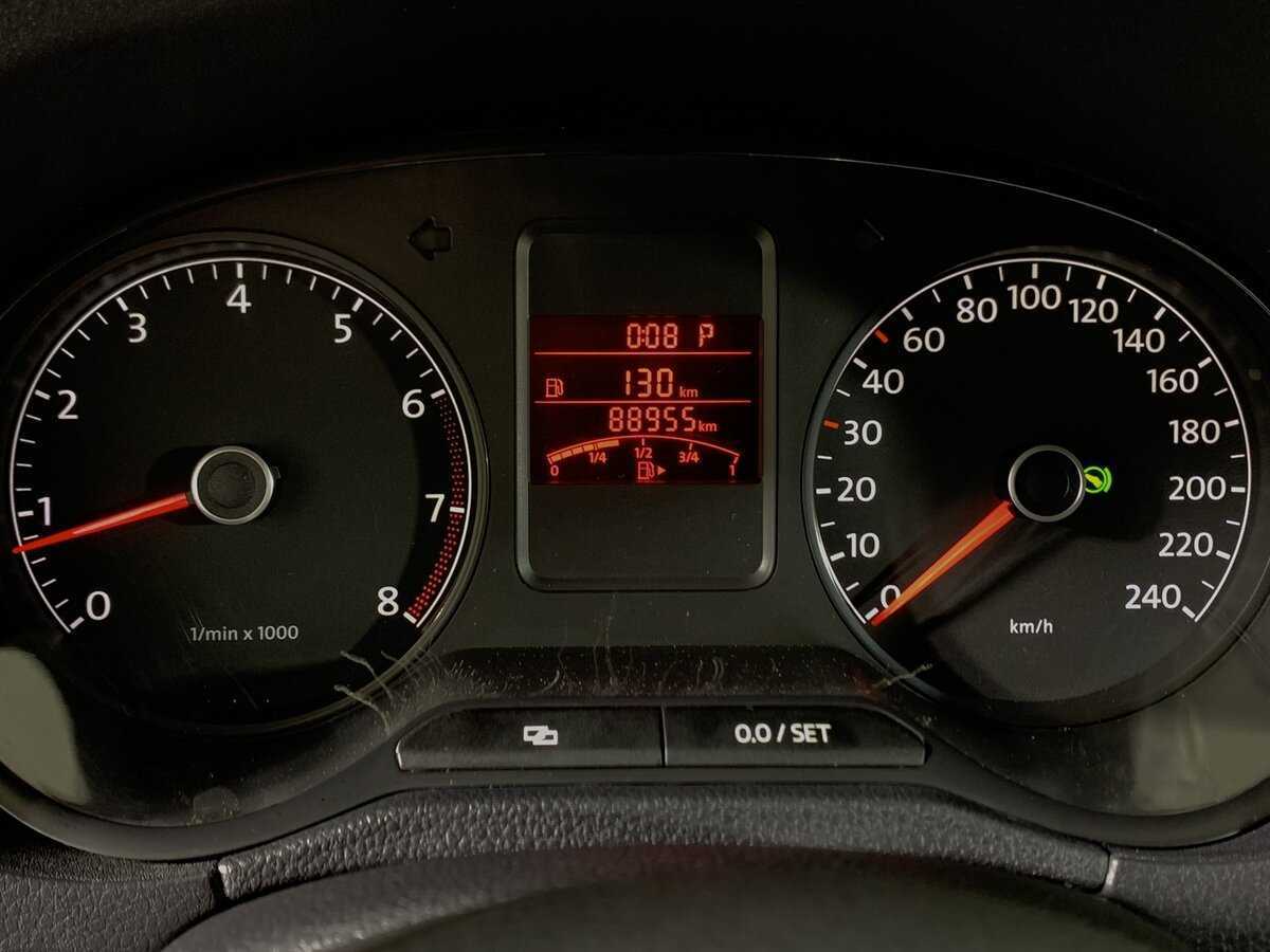 Купить Volkswagen Polo с пробегом. Фото: #13