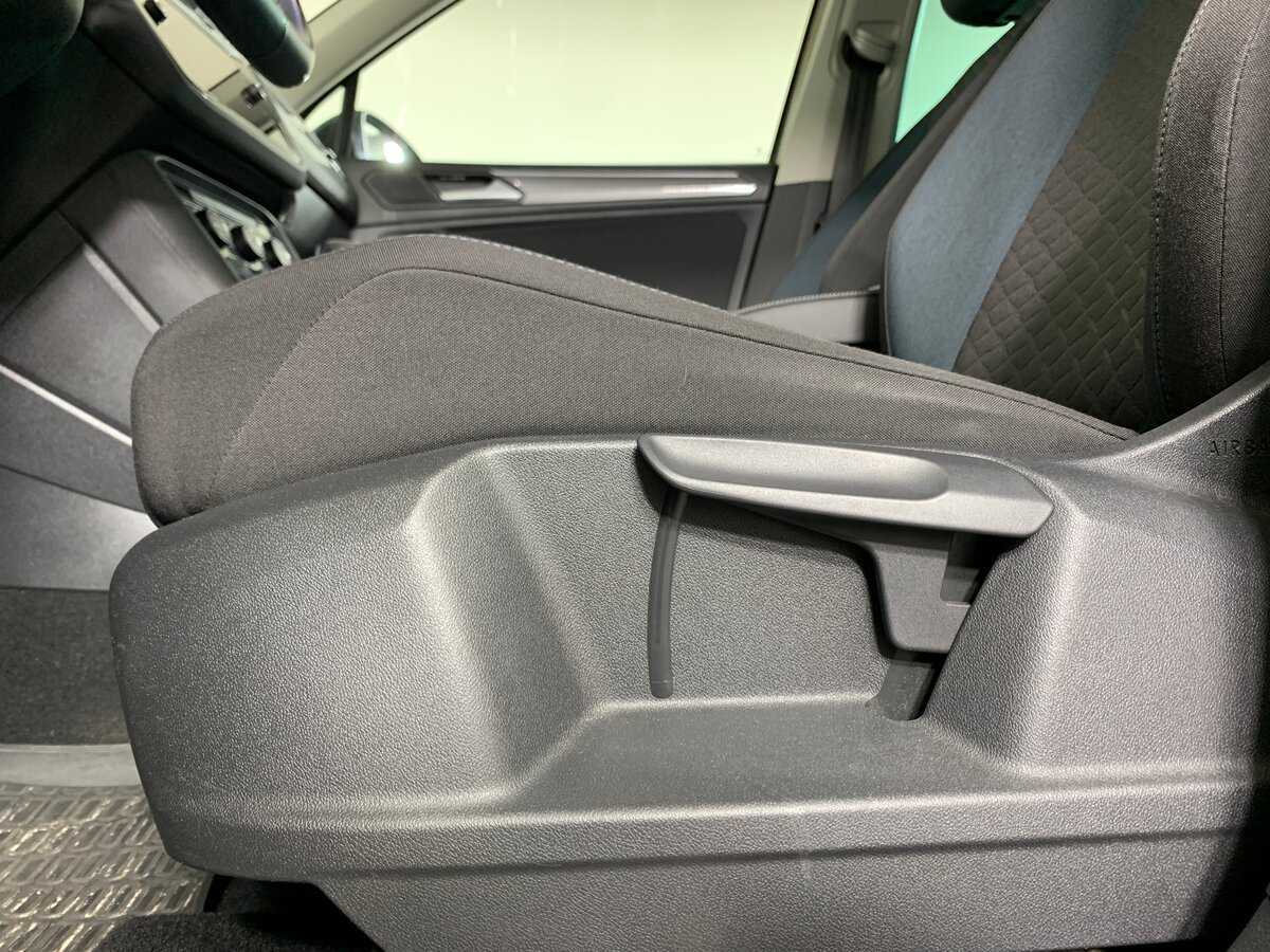 Купить Volkswagen Tiguan с пробегом. Фото: #16