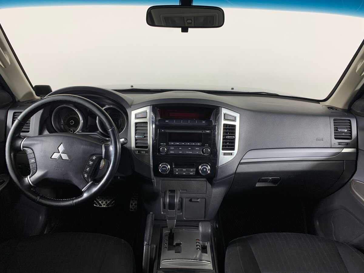 Купить Mitsubishi Pajero с пробегом. Фото: #12