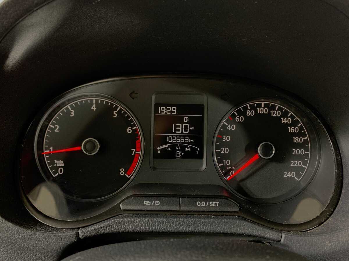 Купить Volkswagen Polo с пробегом. Фото: #11