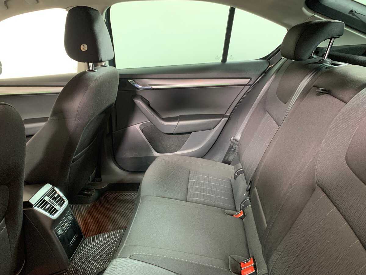 Купить Skoda Octavia с пробегом. Фото: #18