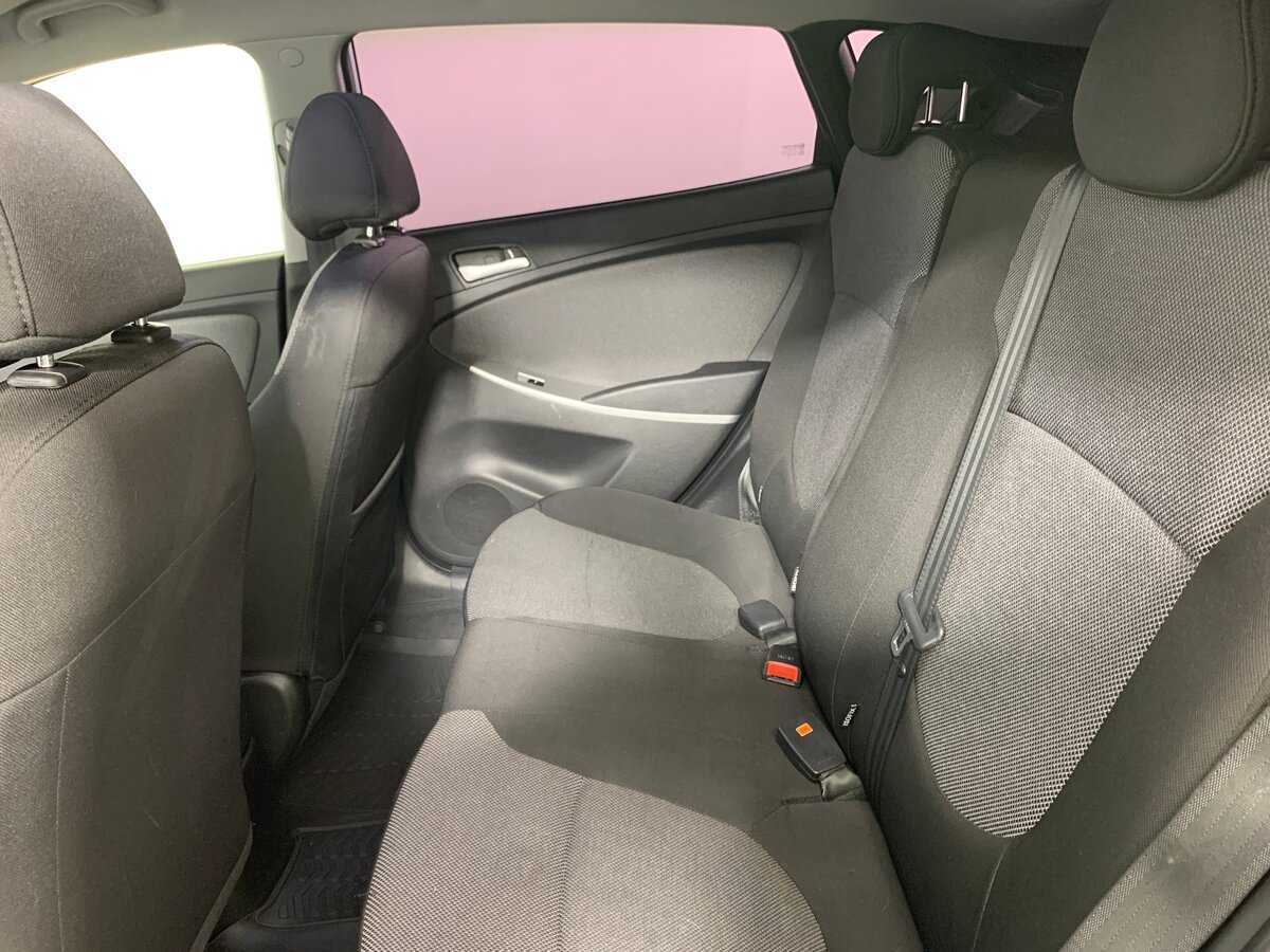 Купить Hyundai Solaris с пробегом. Фото: #17