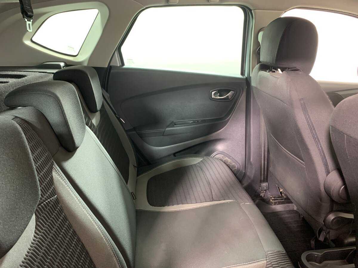 Купить Renault Kaptur с пробегом. Фото: #17