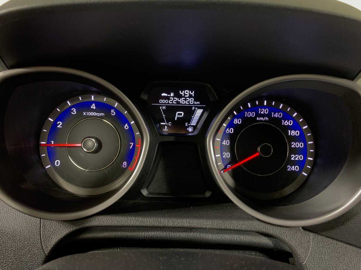 Купить Hyundai Elantra с пробегом. Фото: #14
