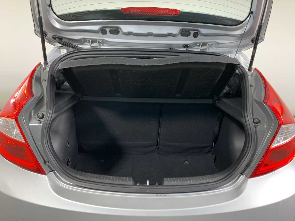 Купить Hyundai Solaris с пробегом. Фото: #19