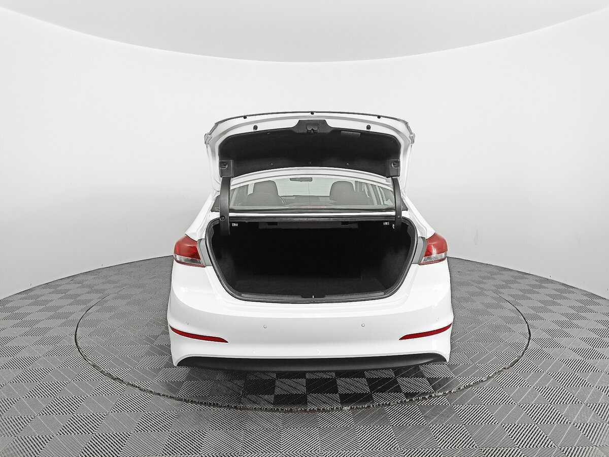 Купить Hyundai Elantra с пробегом. Фото: #9