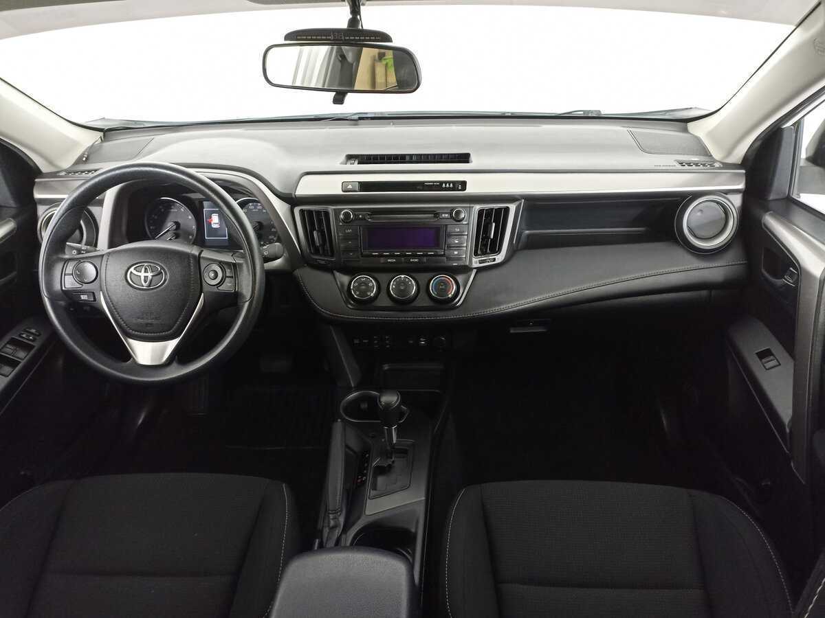 Купить Toyota RAV4 с пробегом. Фото: #8