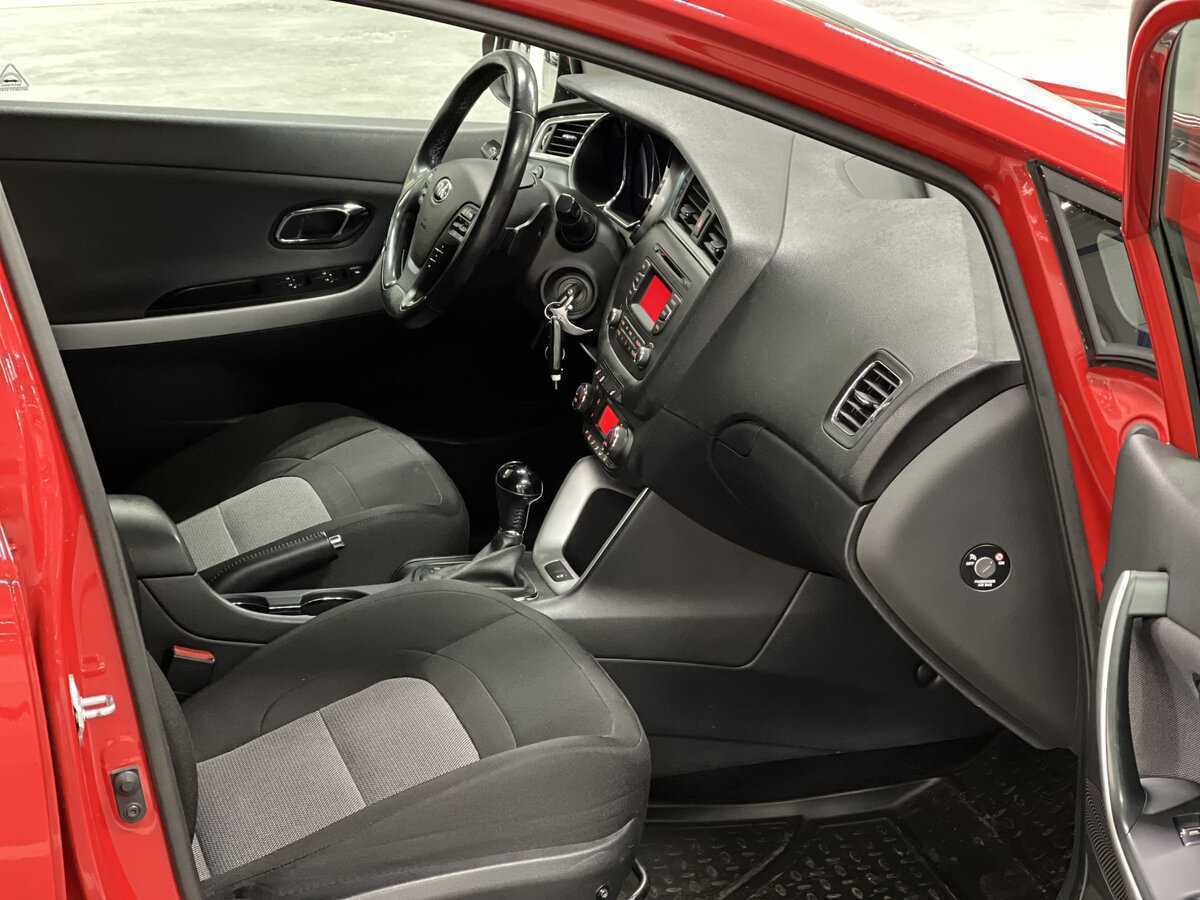 Купить Kia Ceed с пробегом. Фото: #10