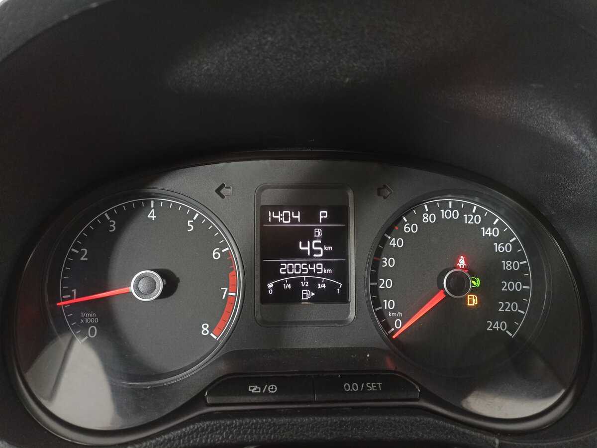 Купить Volkswagen Polo с пробегом. Фото: #11