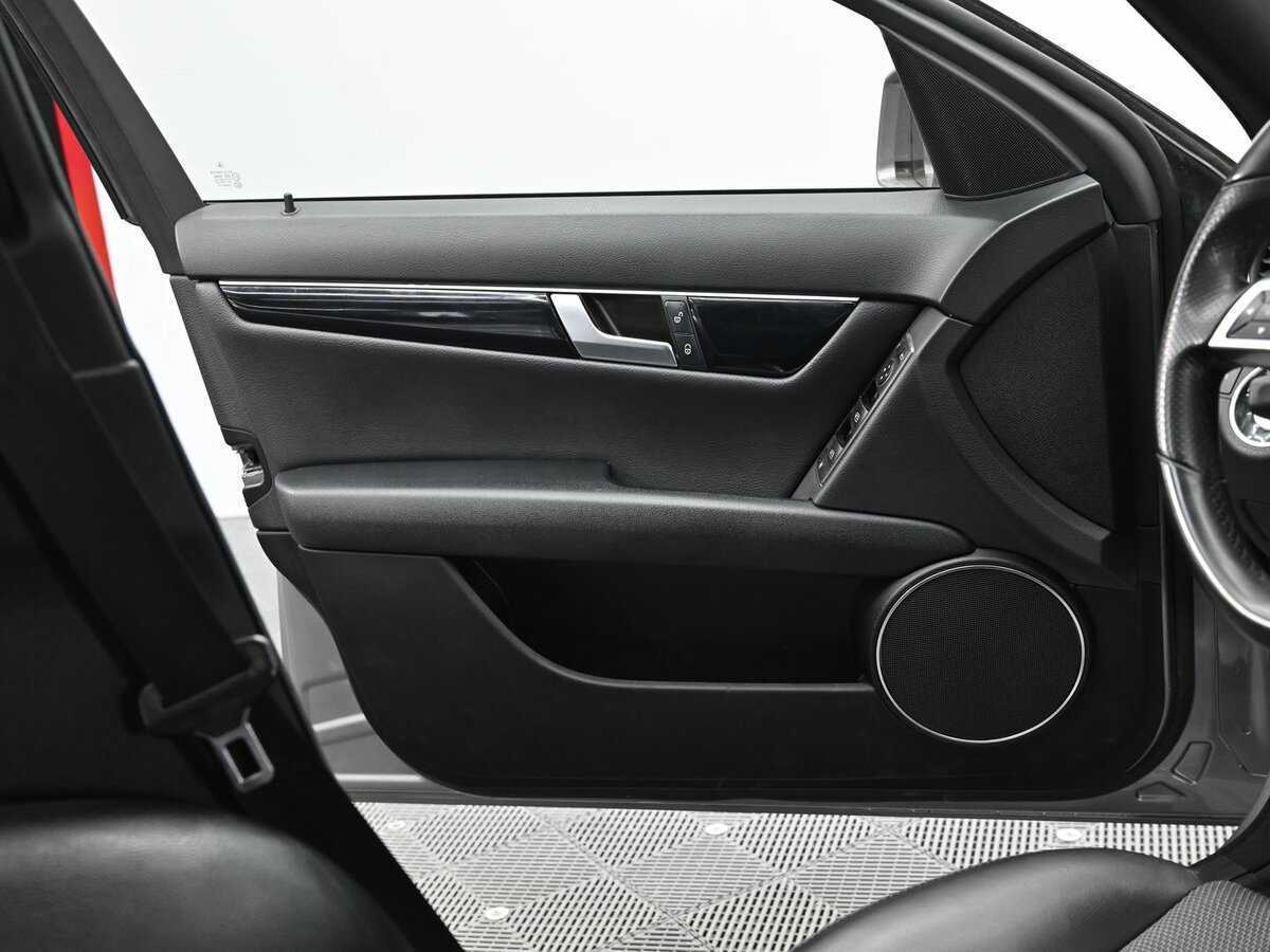 Купить Mercedes-Benz C-Класс с пробегом. Фото: #7