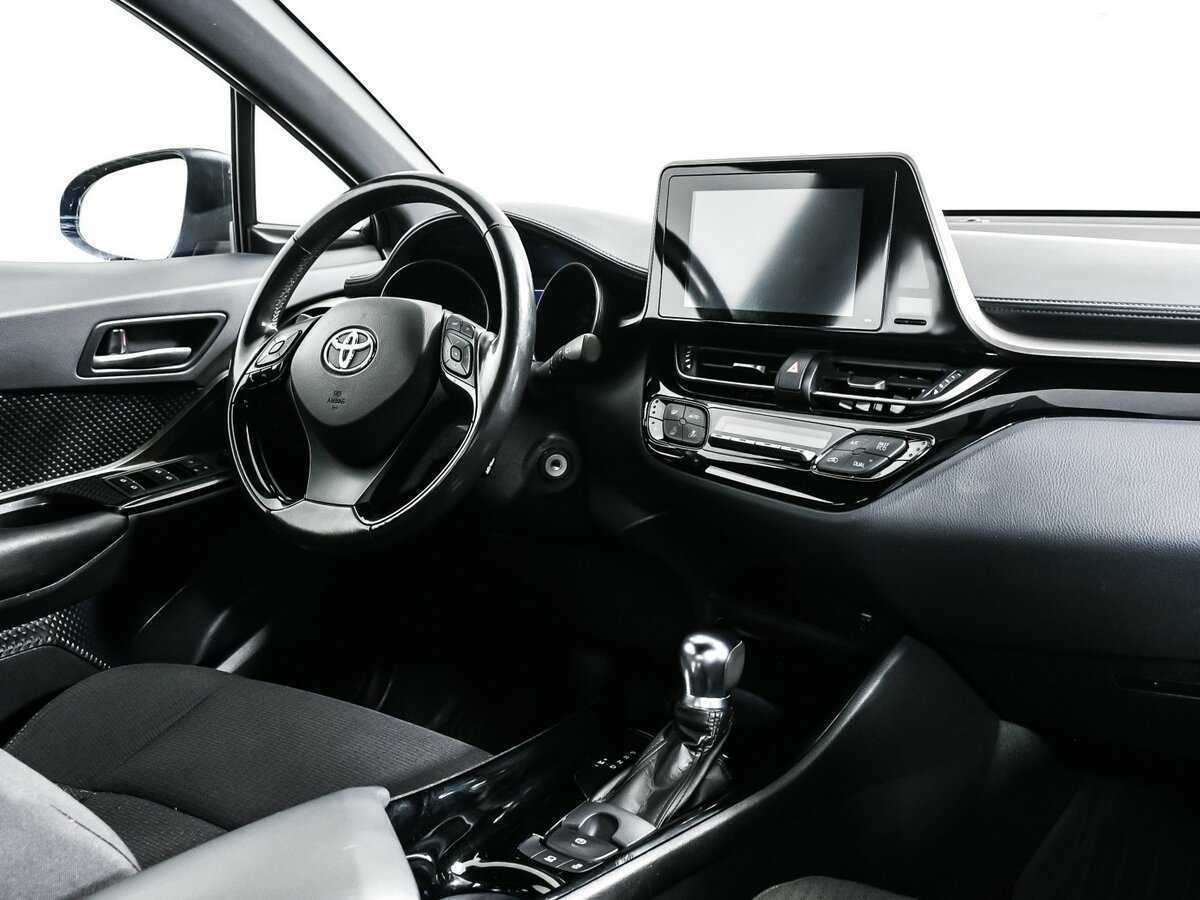 Купить Toyota C-HR с пробегом. Фото: #8