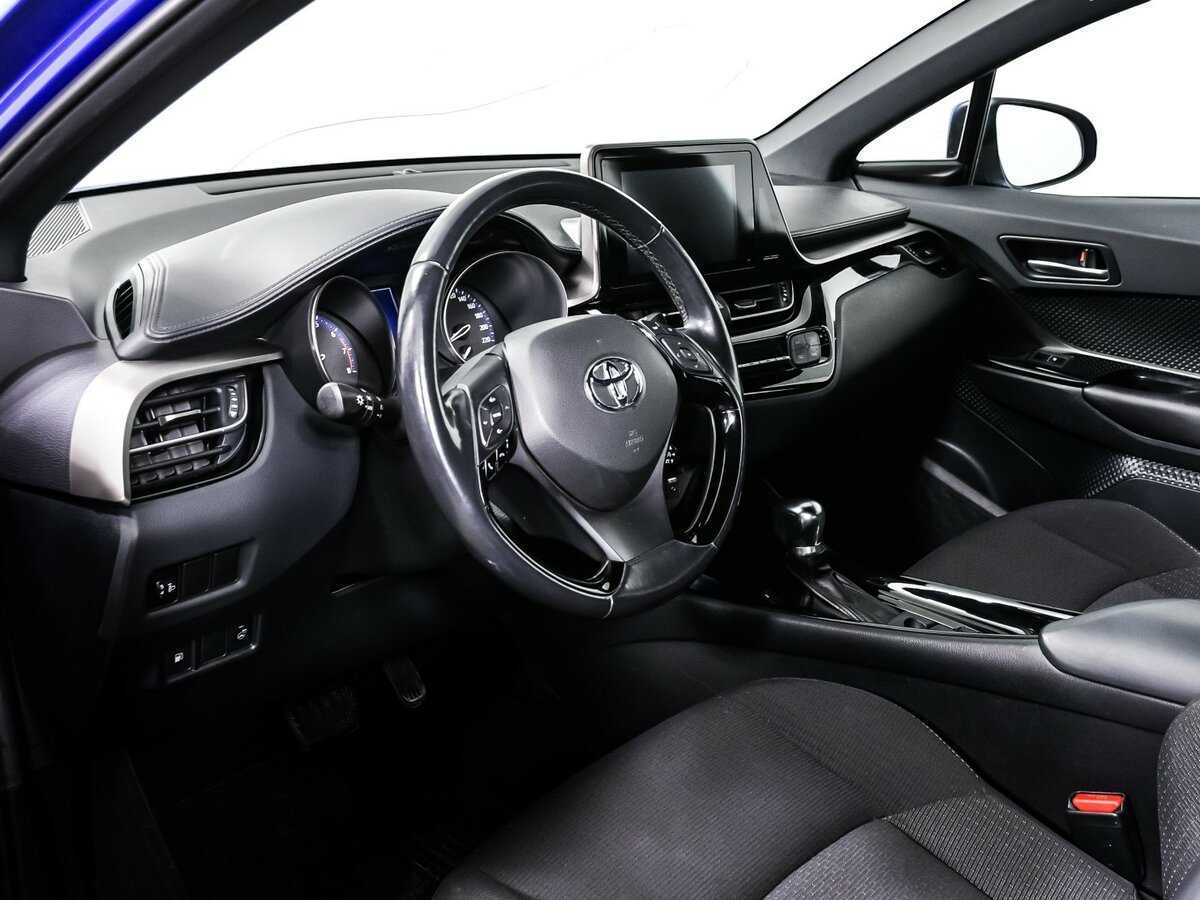 Купить Toyota C-HR с пробегом. Фото: #12