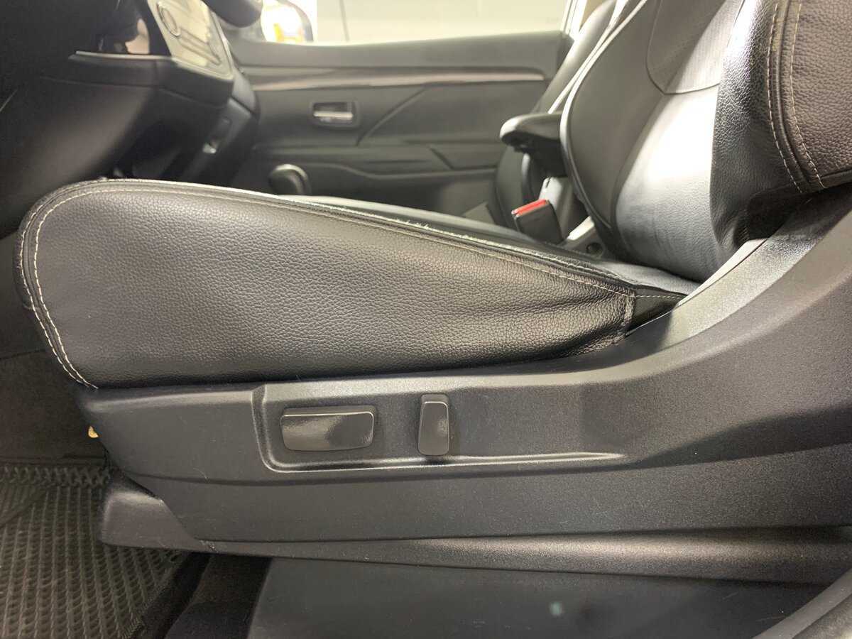 Купить Mitsubishi Outlander с пробегом. Фото: #16