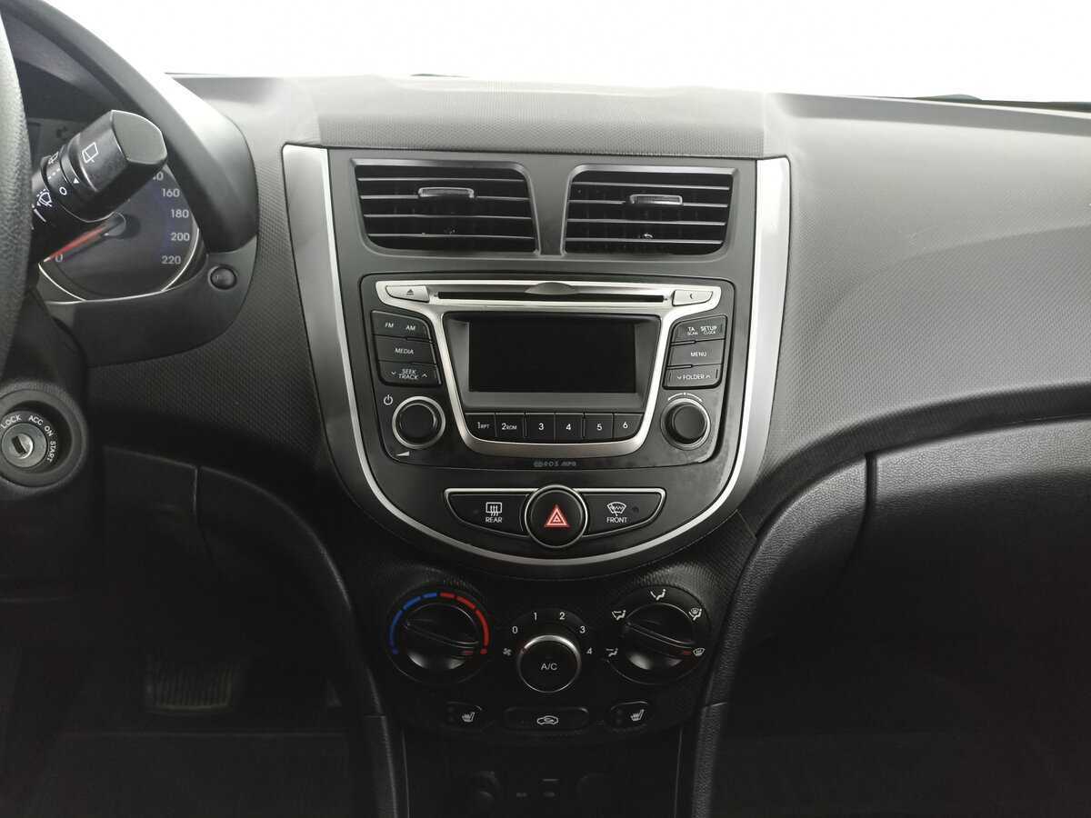 Купить Hyundai Solaris с пробегом. Фото: #11