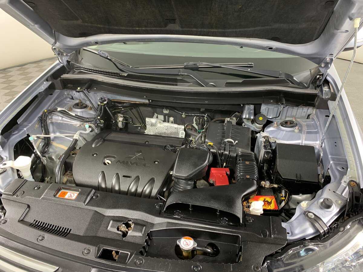 Купить Mitsubishi Outlander с пробегом. Фото: #10