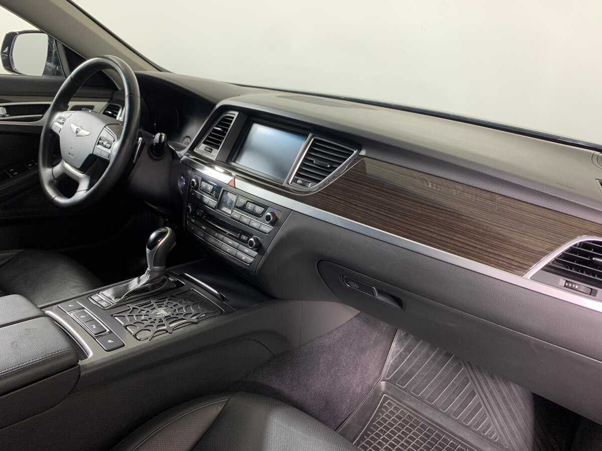 Купить Hyundai Genesis с пробегом. Фото: #13