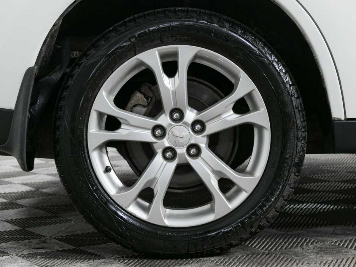 Купить Mitsubishi Outlander с пробегом. Фото: #17