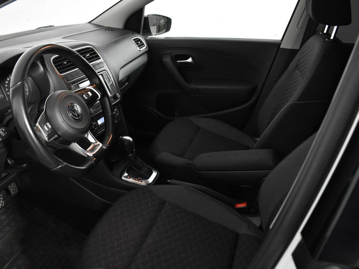 Купить Volkswagen Polo с пробегом. Фото: #8