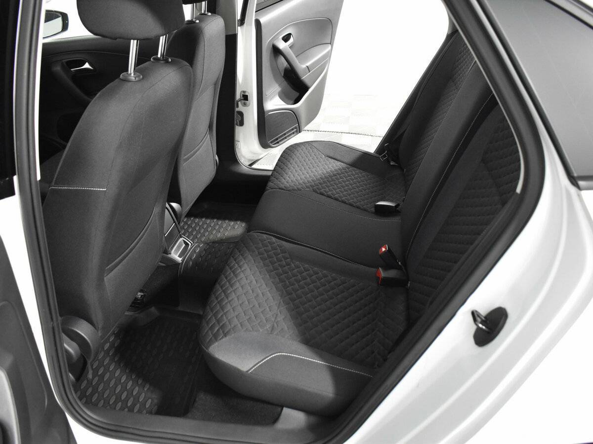 Купить Volkswagen Polo с пробегом. Фото: #11