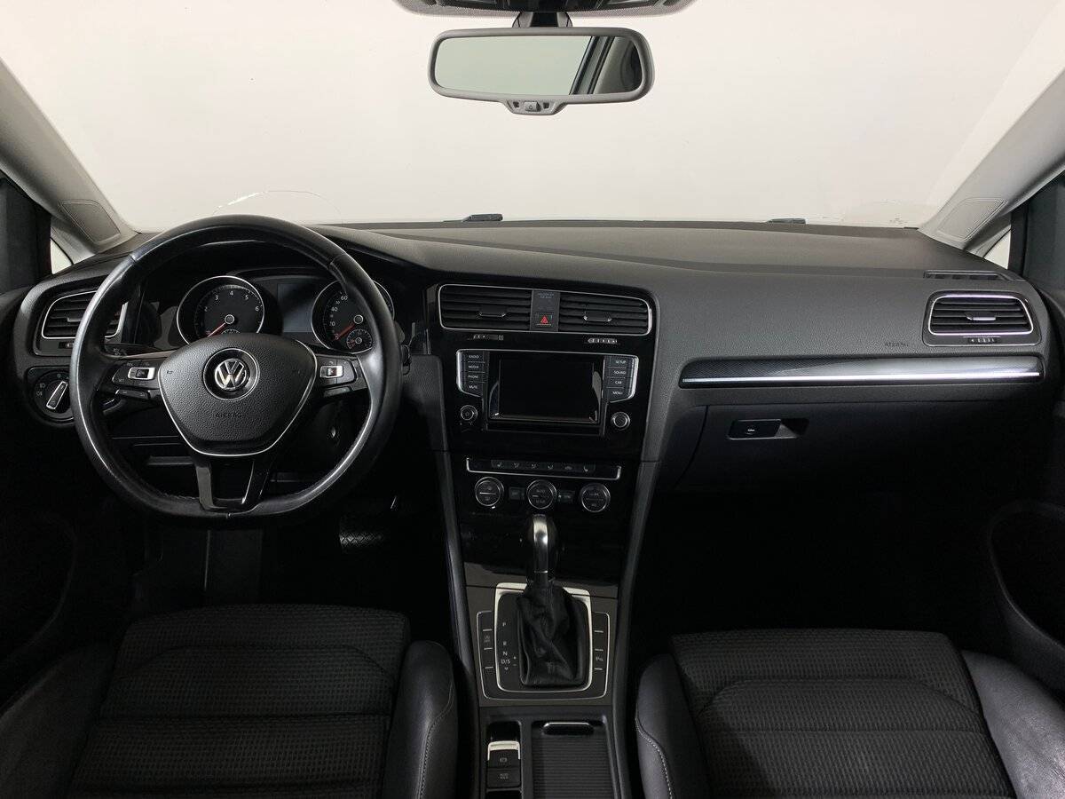 Купить Volkswagen Golf с пробегом. Фото: #11