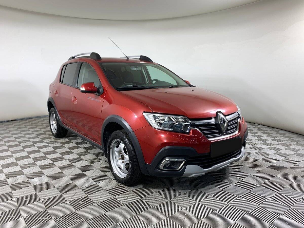 Купить Renault Sandero с пробегом. Фото: #2