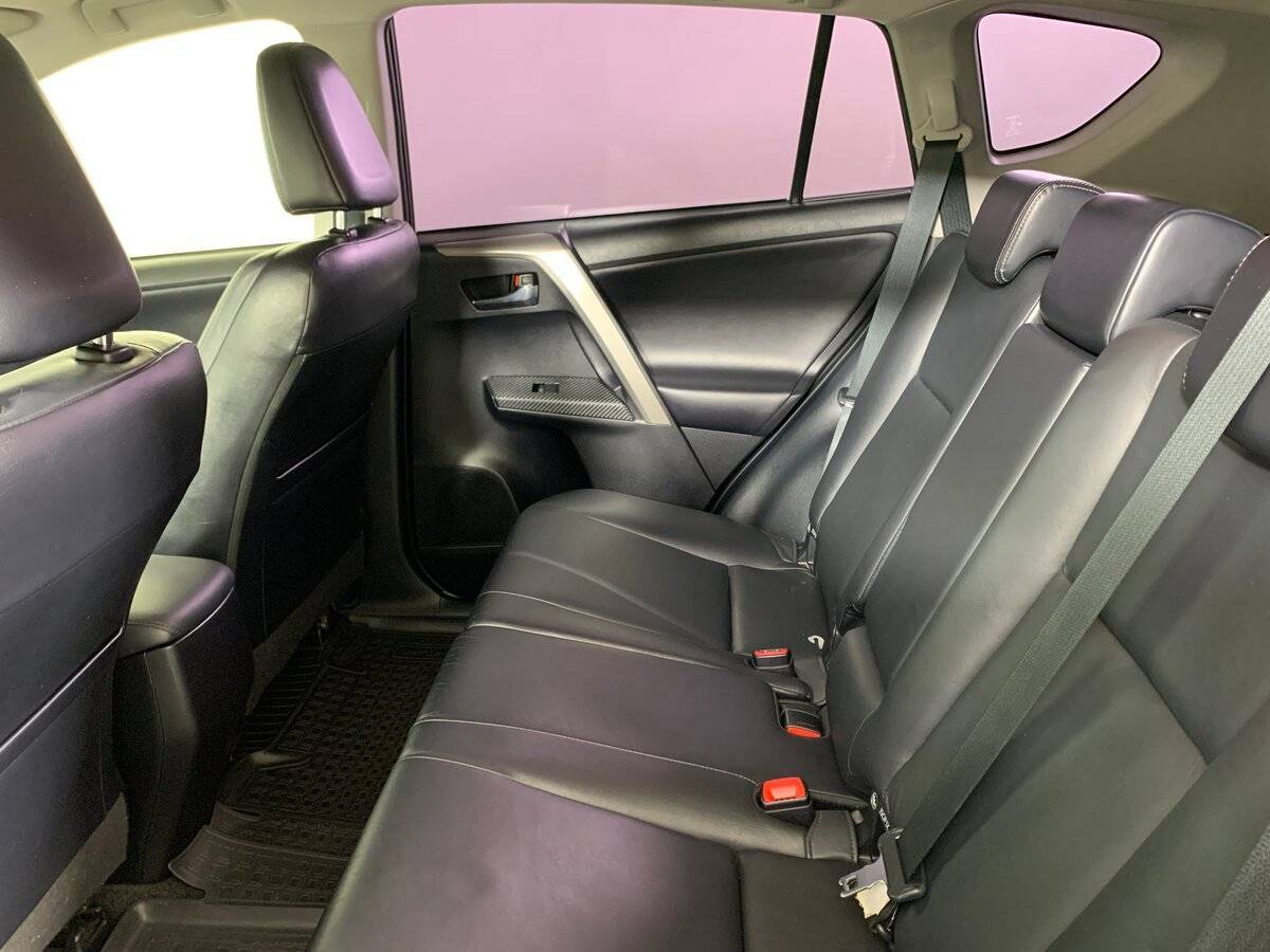 Купить Toyota RAV4 с пробегом. Фото: #17