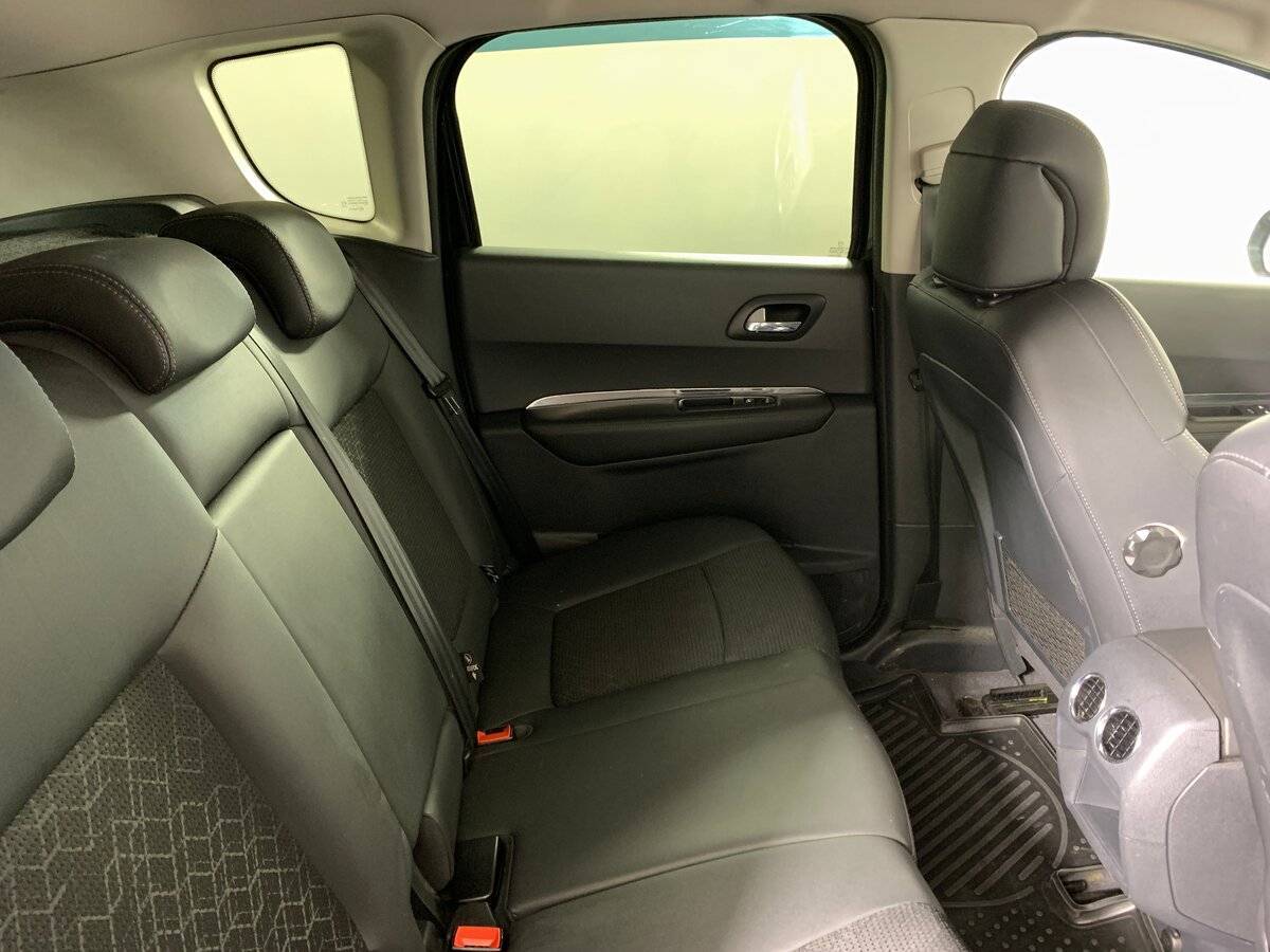 Купить Peugeot 3008 с пробегом. Фото: #17