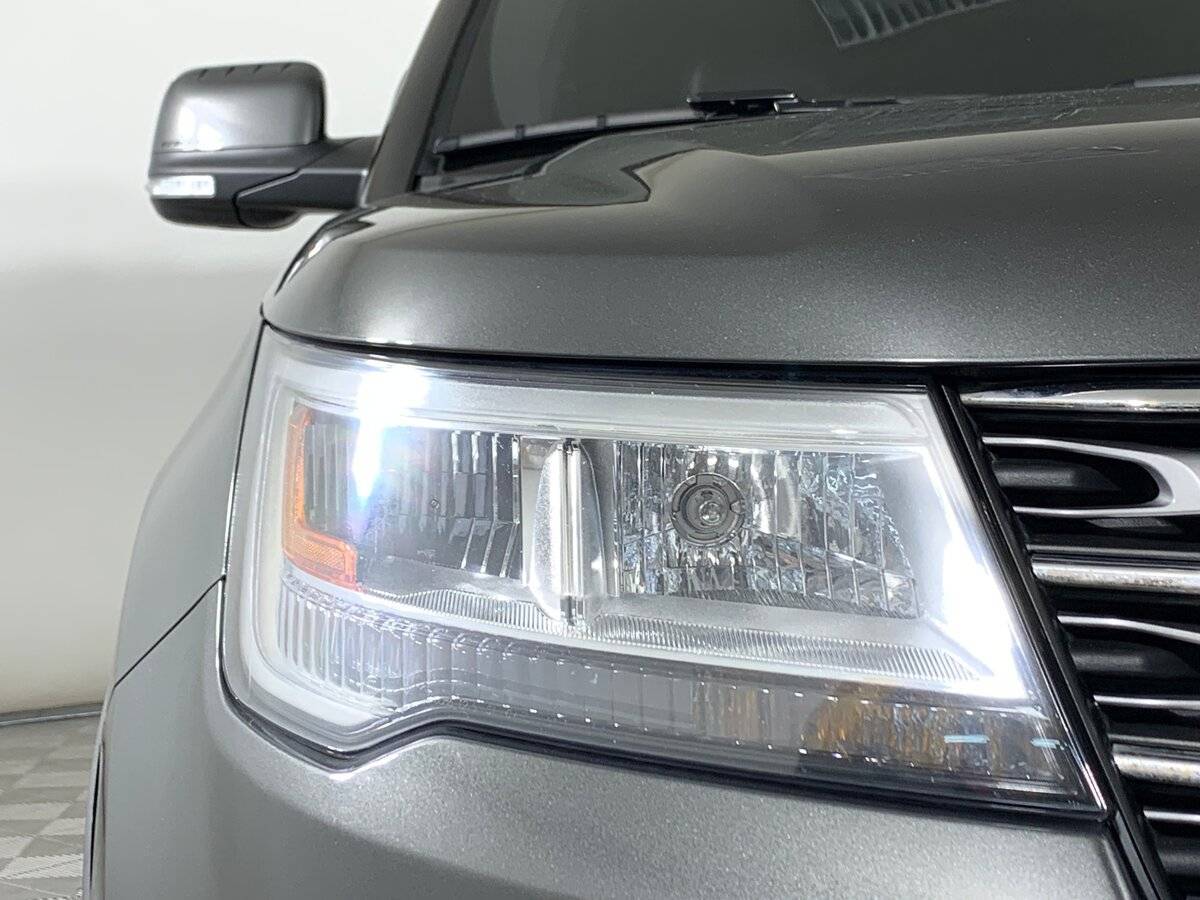 Купить Ford Explorer с пробегом. Фото: #9
