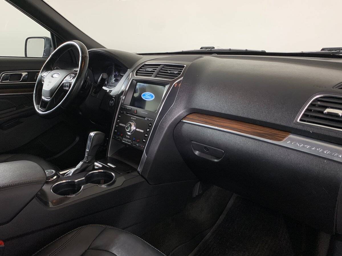 Купить Ford Explorer с пробегом. Фото: #12