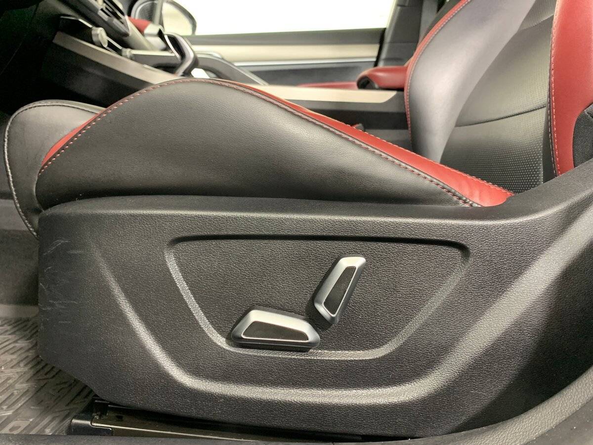 Купить Geely Coolray с пробегом. Фото: #15